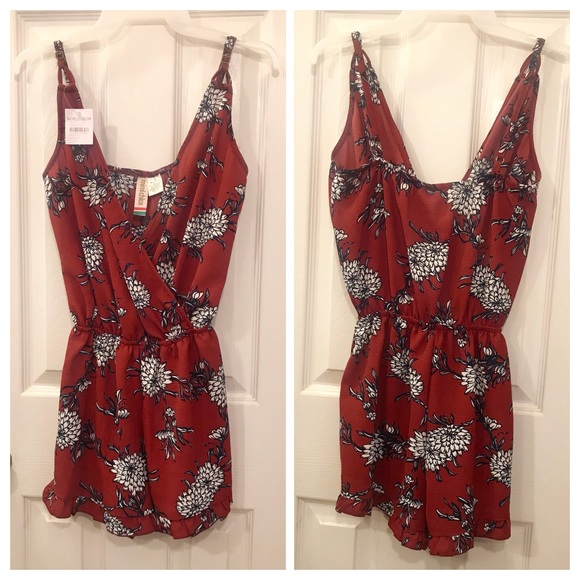 NWT❤️Nordstrom’s Mimi Chica Print Surplice Romper - Picture 6 of 8